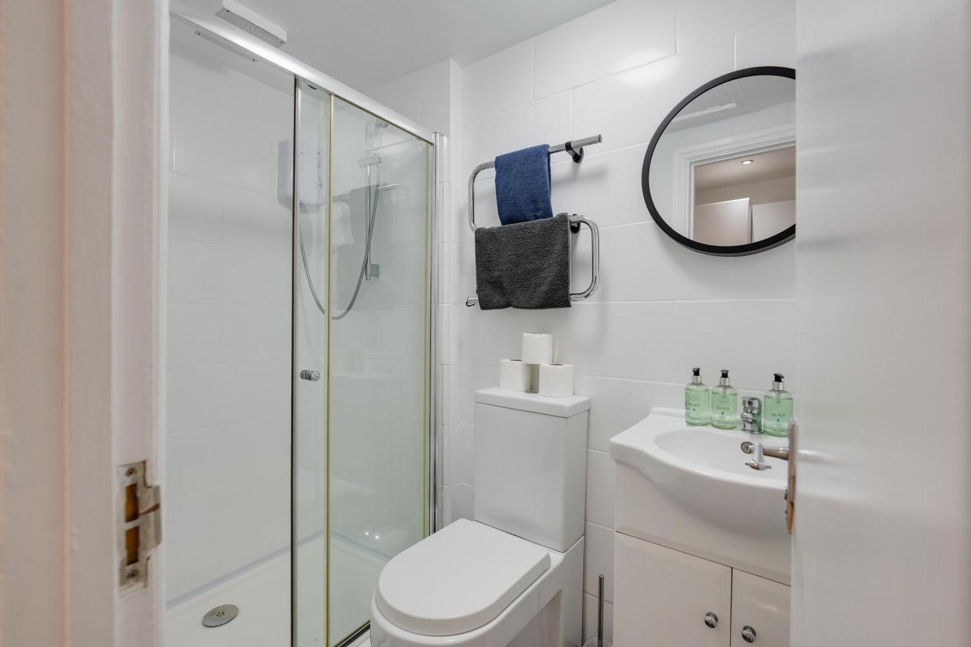 2 Bedroom Aprtmnt For Upto 6 Nr Centre, Uni &Parks Cardiff Exterior foto